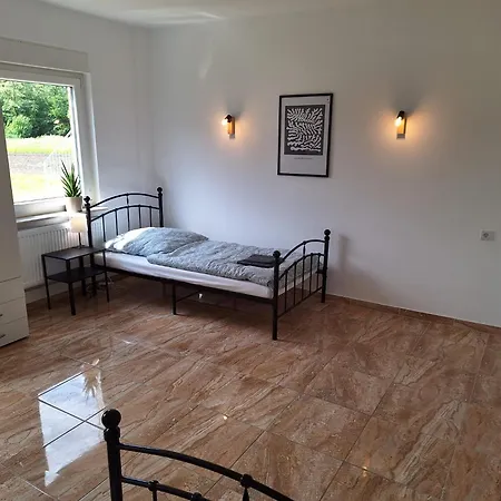 1 Apartment *