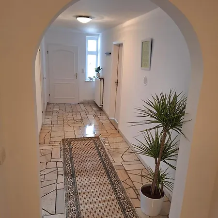 1 Apartment *
