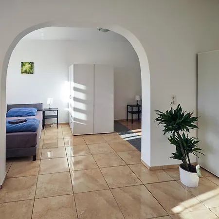 Διαμέρισμα 1 *